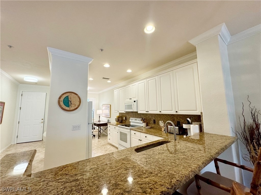 4884 Hampshire Court - Photo 3