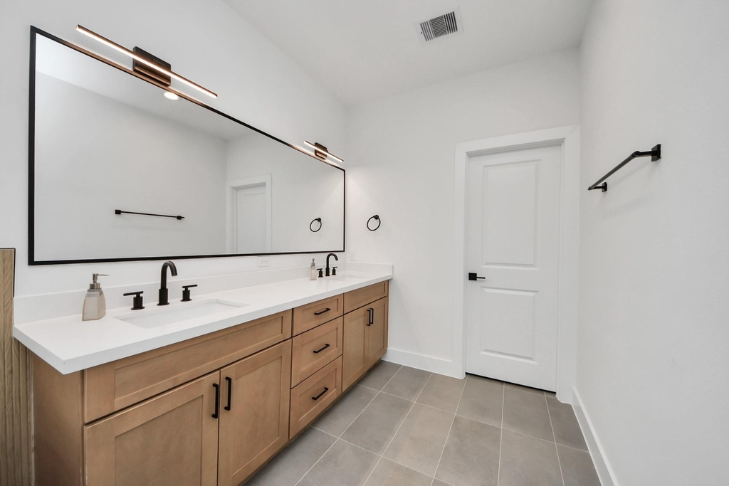 505 Middle Street - Photo 27