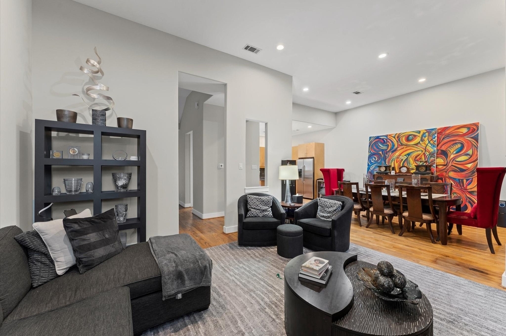 730 Ruthven - Photo 4