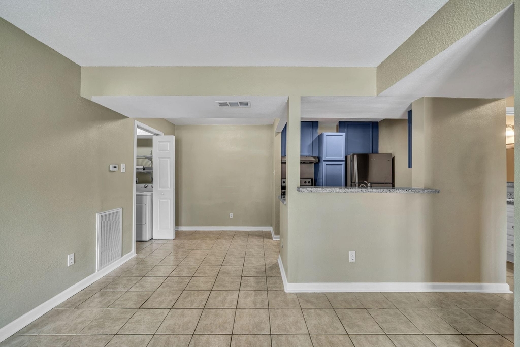 770 Memorial Mews Street - Photo 6
