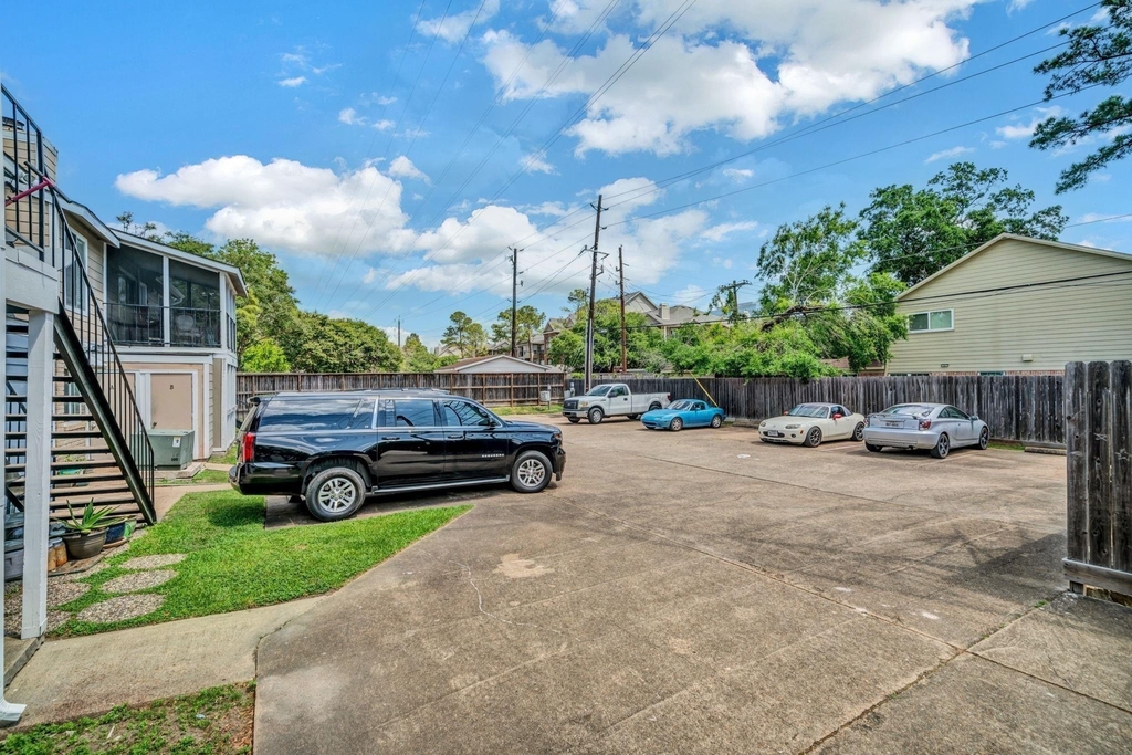 770 Memorial Mews Street - Photo 22