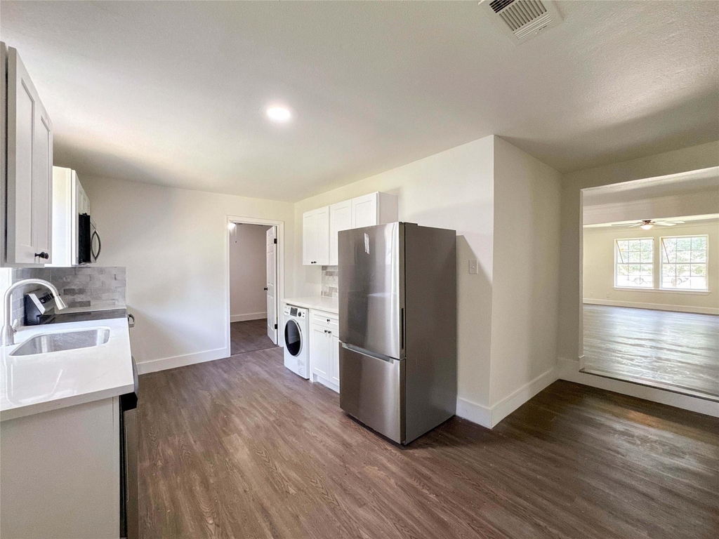 1003 W Hart Avenue - Photo 9