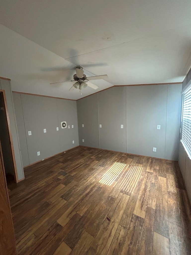 605 County Road 6053 - Photo 5