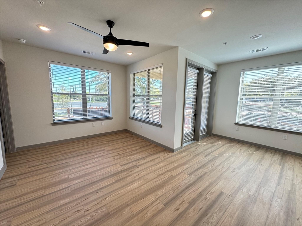 11604 Stonehollow Dr - Photo 4