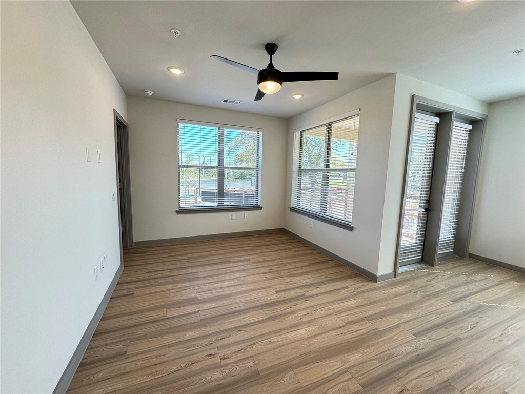 11604 Stonehollow Dr - Photo 5