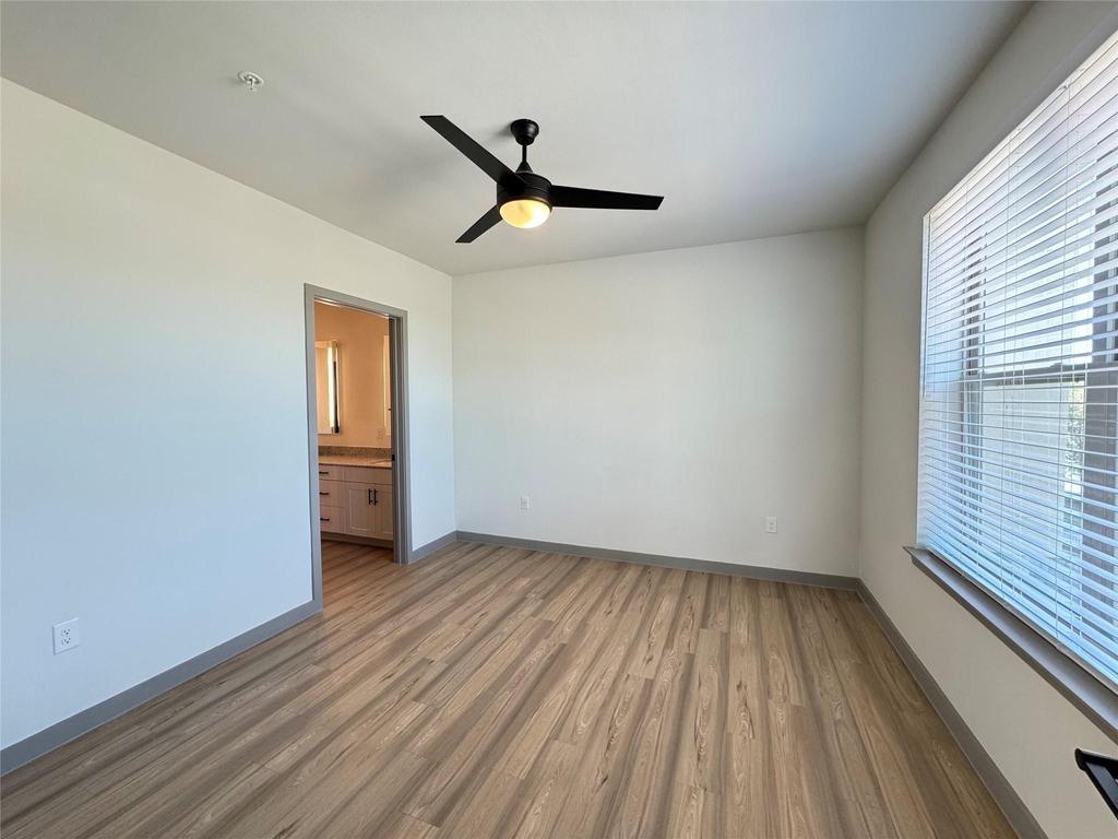 11604 Stonehollow Dr - Photo 7