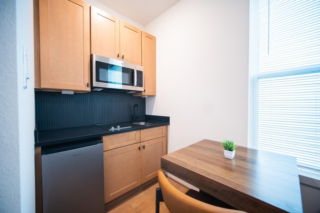 7611 Victory Reserve Street - Photo 3