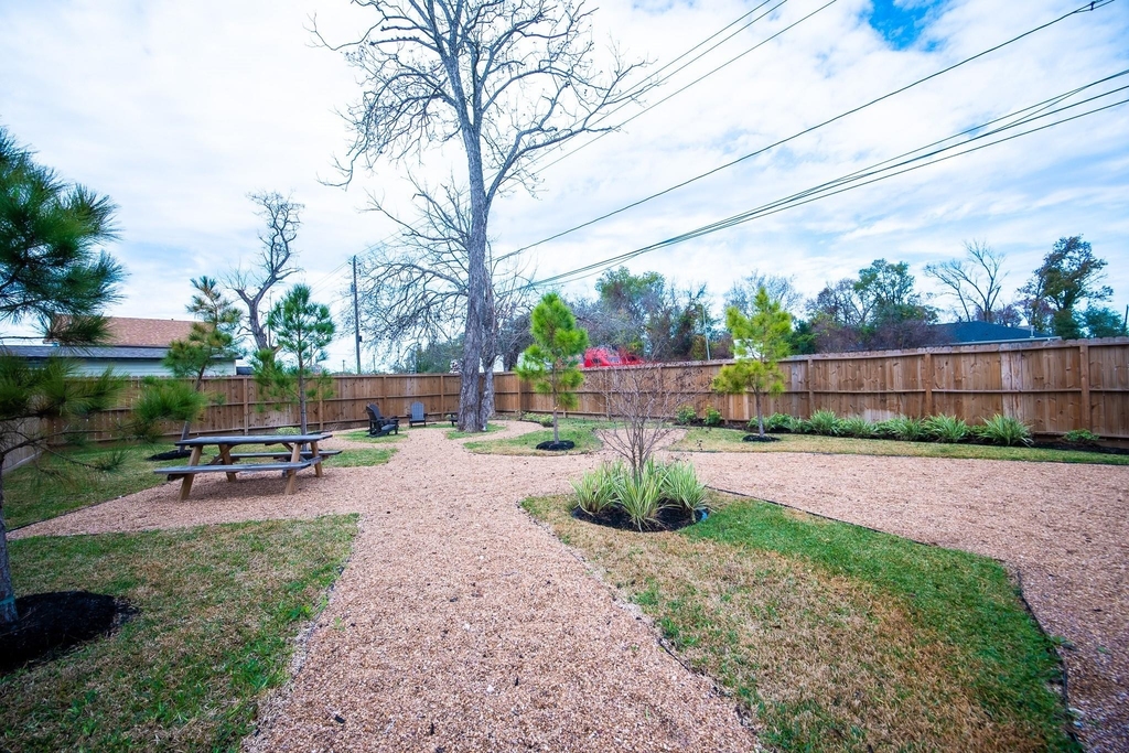 7611 Victory Reserve Street - Photo 10