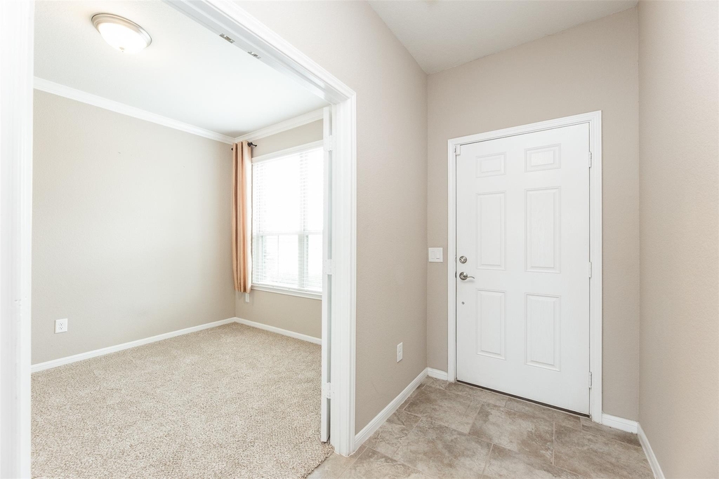 5302 Silver Ledge Drive - Photo 3