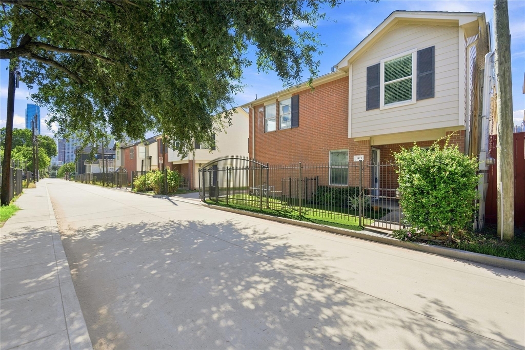 1421 Ruthven Street - Photo 32