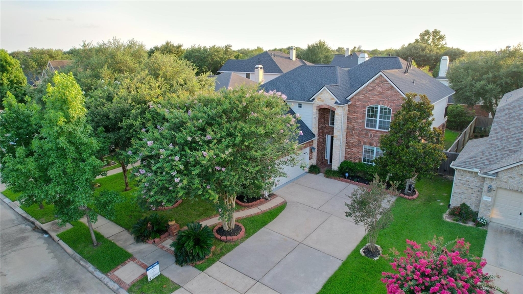 18431 W Laura Shore Drive - Photo 36