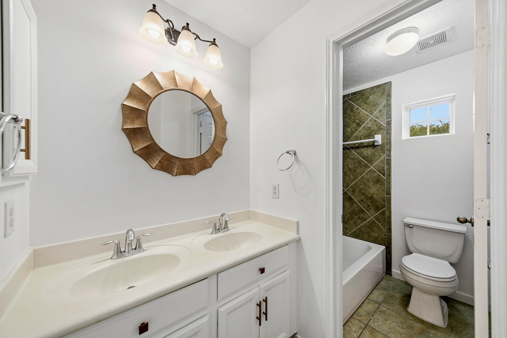 18431 W Laura Shore Drive - Photo 28