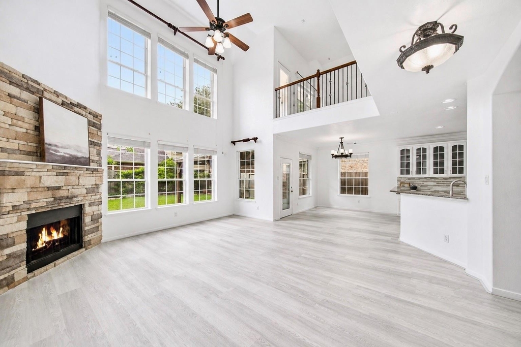 18431 W Laura Shore Drive - Photo 8