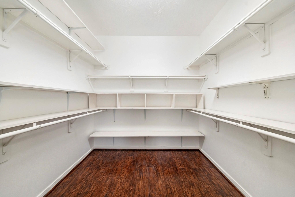 18431 W Laura Shore Drive - Photo 21