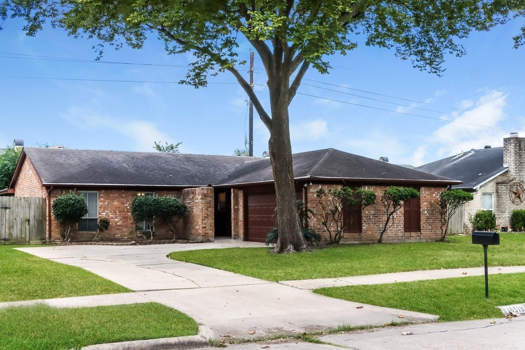 16518 Royal Mile Lane - Photo 1