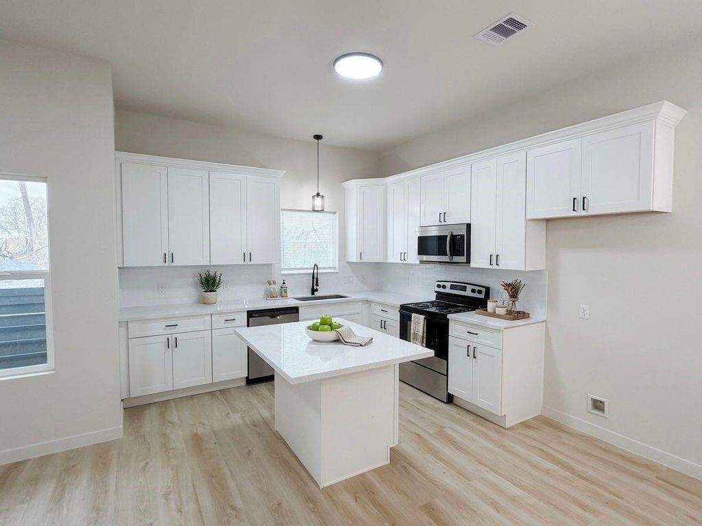 326 Clearwater Street - Photo 1