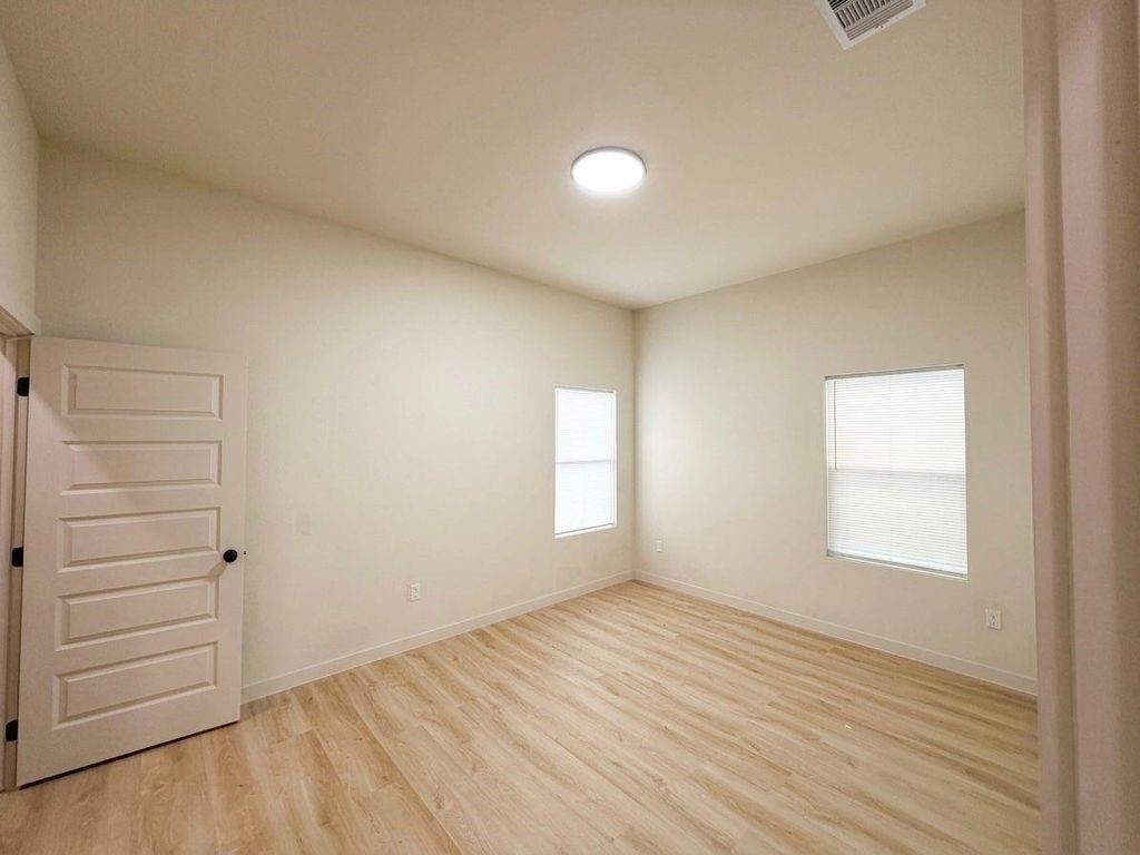 326 Clearwater Street - Photo 8