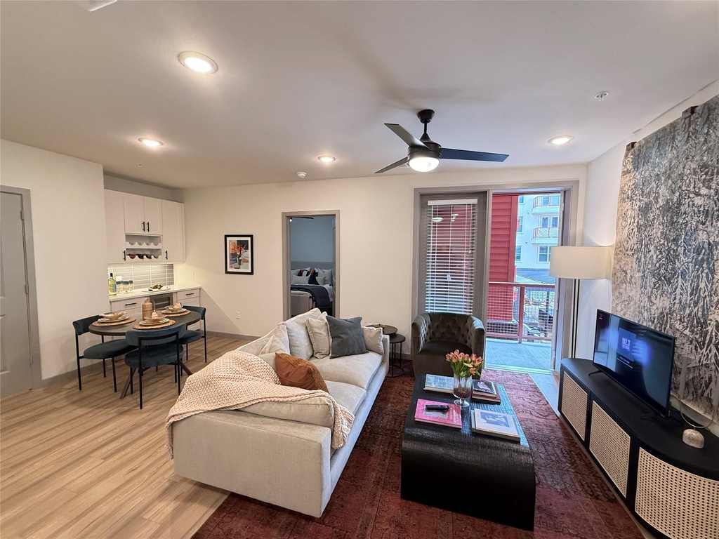 11604 Stonehollow Dr - Photo 3