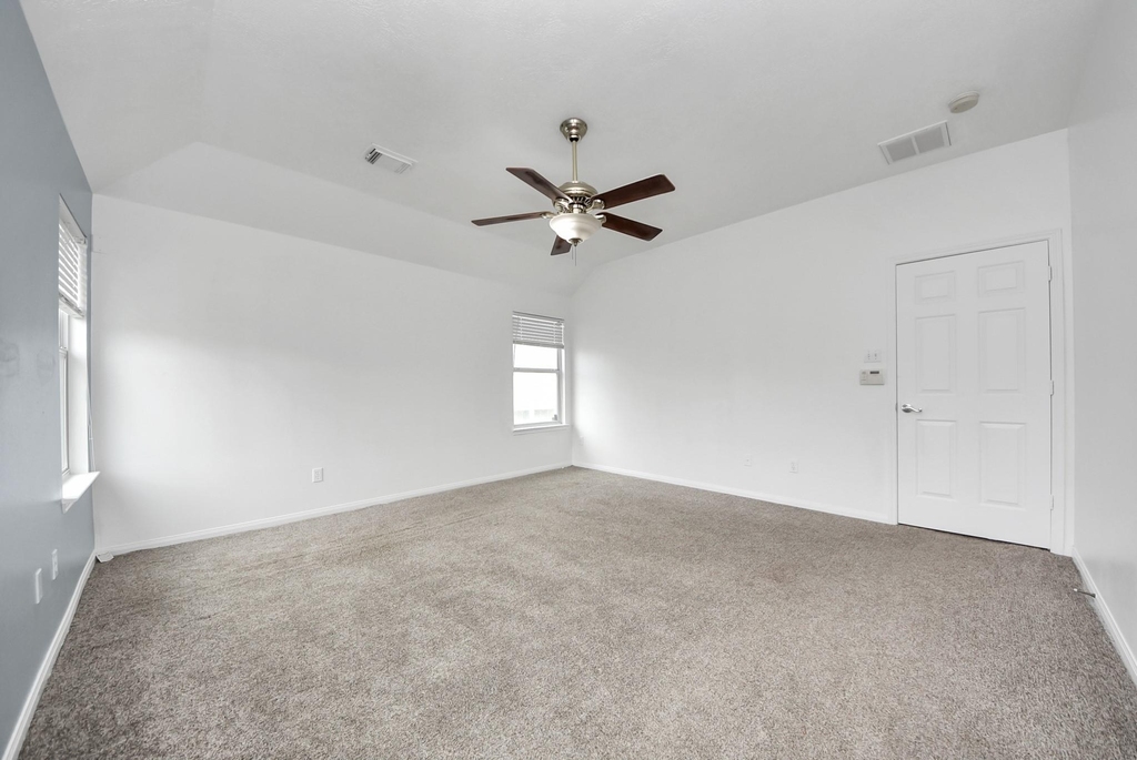 7238 Foxshadows Lane - Photo 32