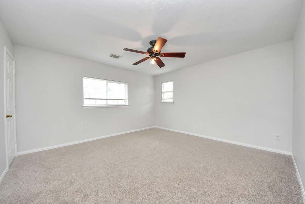 7238 Foxshadows Lane - Photo 44