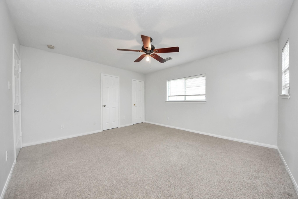 7238 Foxshadows Lane - Photo 45