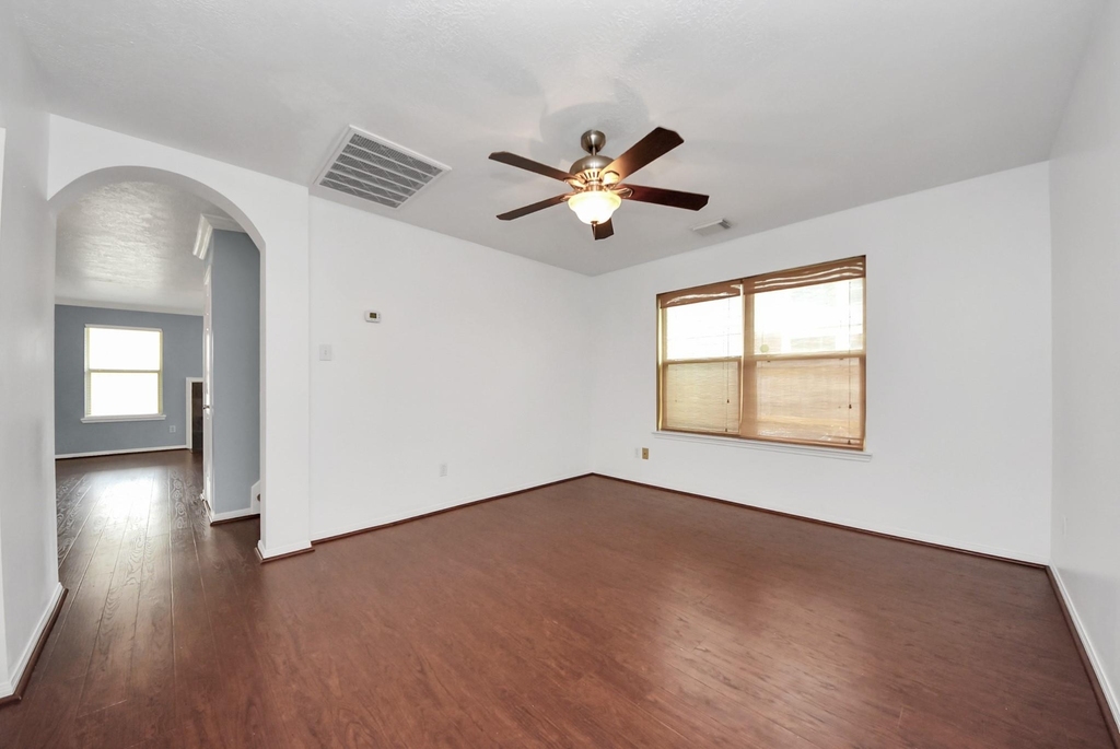 7238 Foxshadows Lane - Photo 16