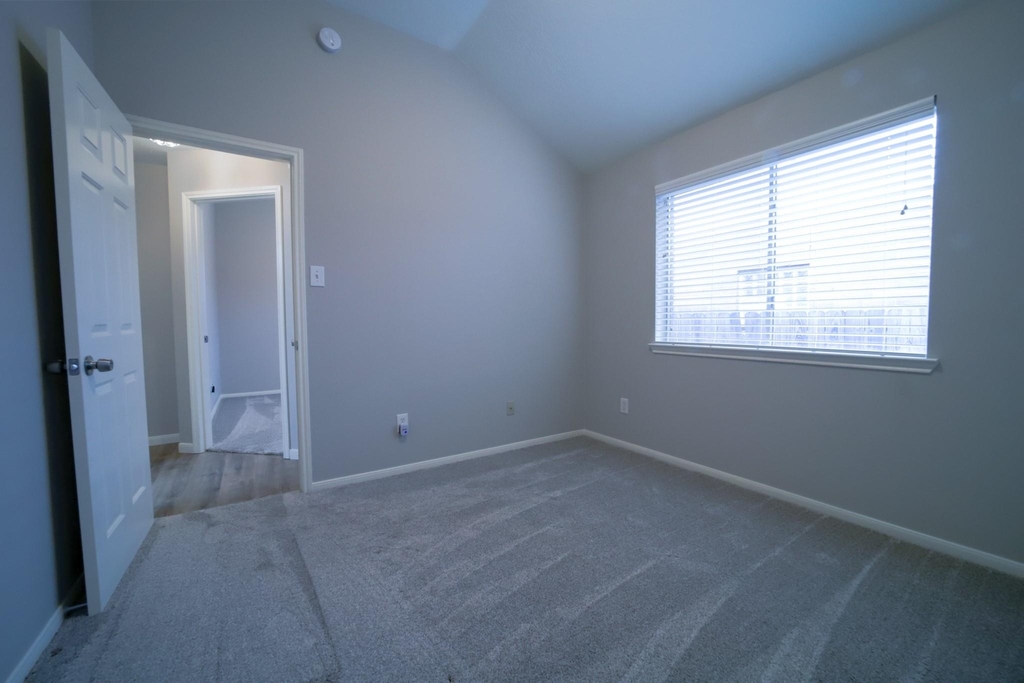 117 Harbour Town Circle - Photo 12