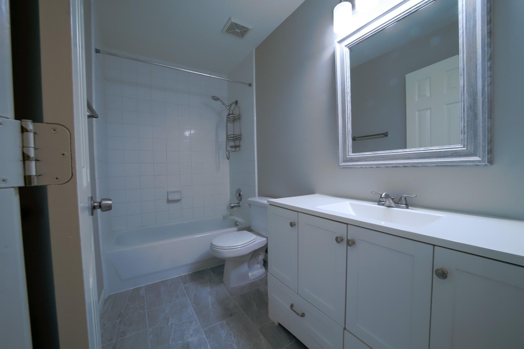 117 Harbour Town Circle - Photo 10