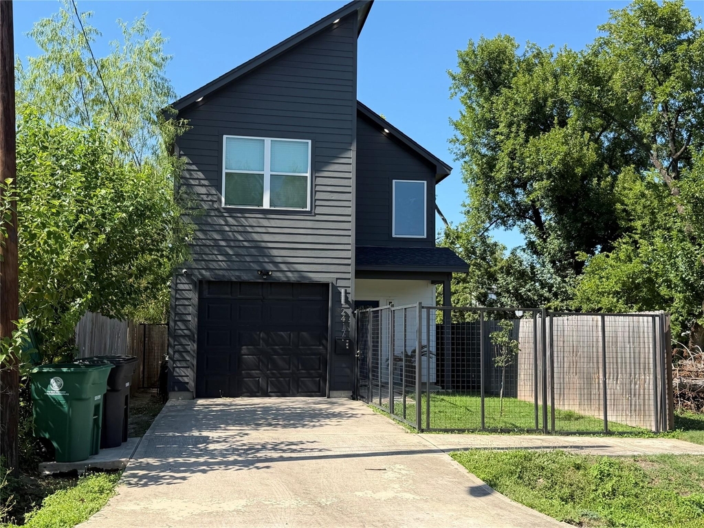 2417 Noble Street - Photo 0