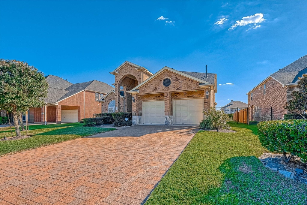 17827 Circular Quay Lane - Photo 1