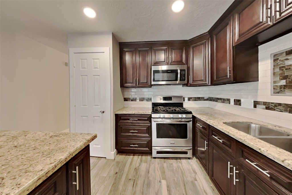 18116 Red Pine Court - Photo 4