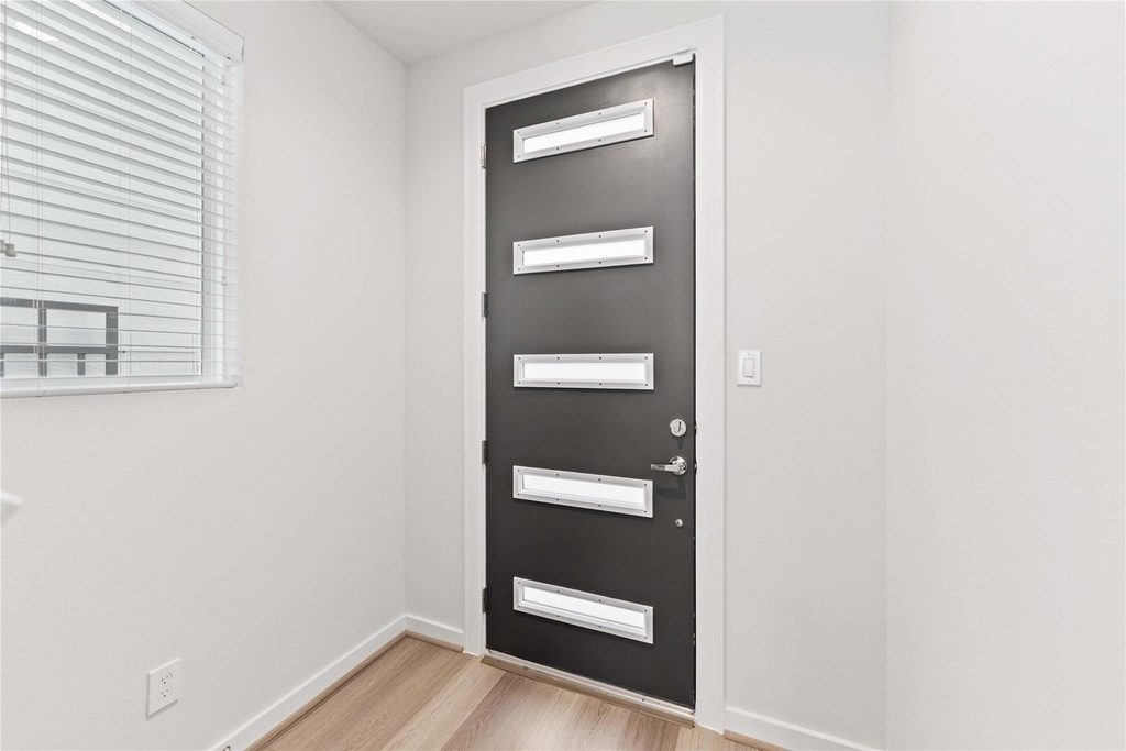 1013 Erin Street - Photo 2