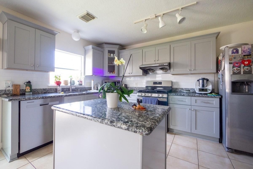 19718 Bluff Canyon Way - Photo 12