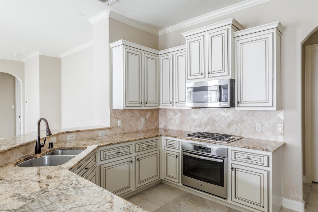 4911 Augusta Pointe Court - Photo 1