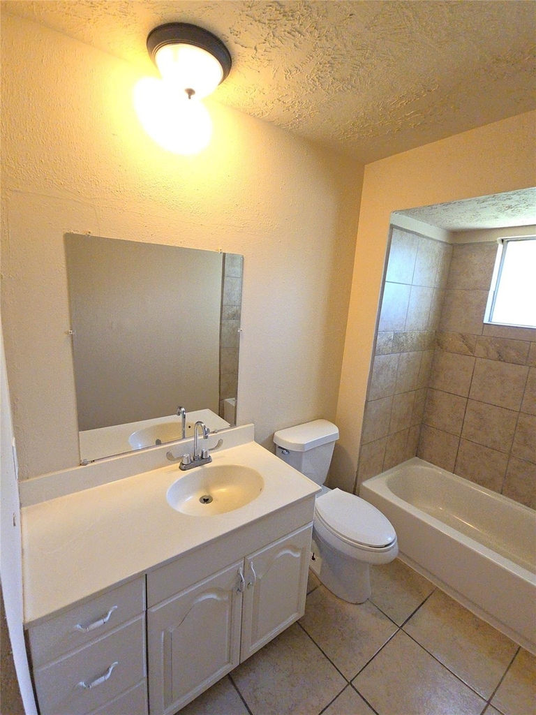 4718 Reynaldo Drive - Photo 10