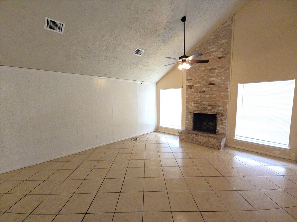 4718 Reynaldo Drive - Photo 4