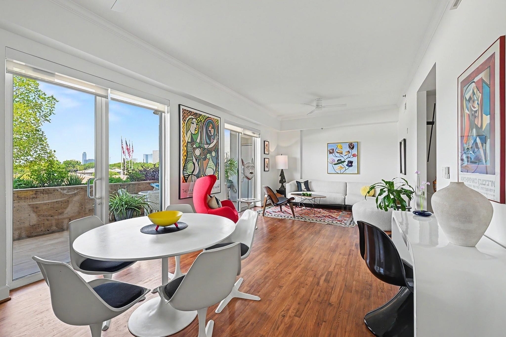 2520 Robinhood Street - Photo 1