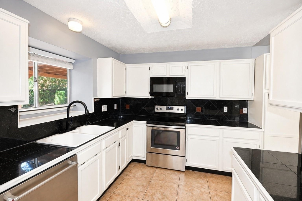 7126 Buchanan Drive - Photo 6