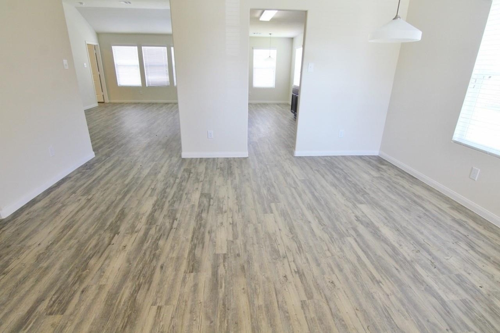 11 Leisure Shore Court - Photo 6