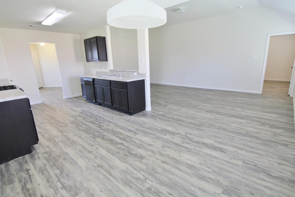11 Leisure Shore Court - Photo 4