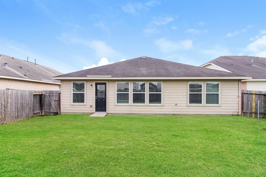 11 Leisure Shore Court - Photo 1