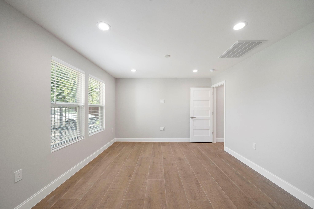 1823 Studewood Street - Photo 4