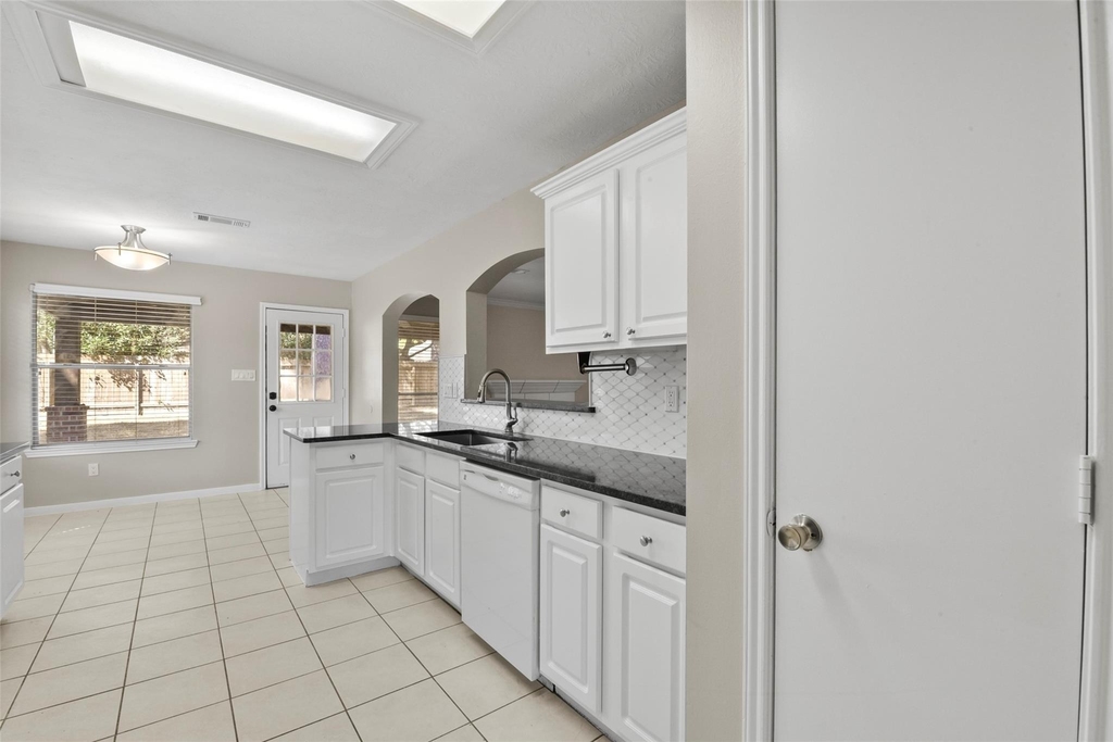 2003 Whitelaw Drive - Photo 17