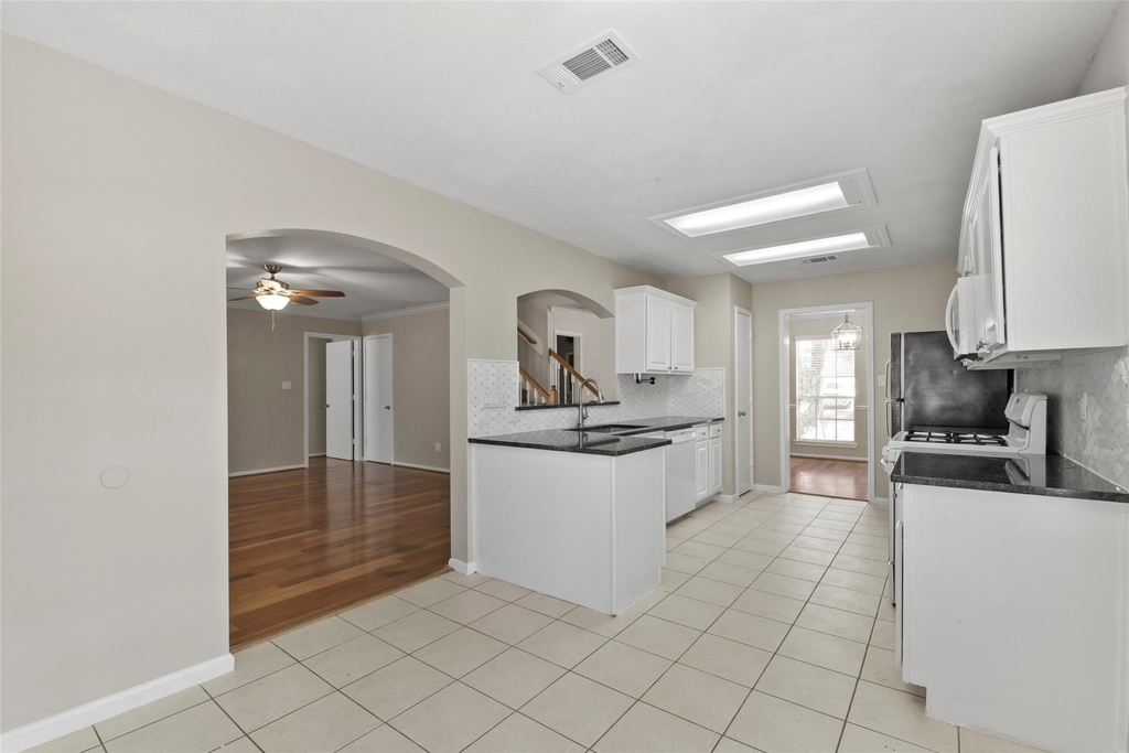 2003 Whitelaw Drive - Photo 13