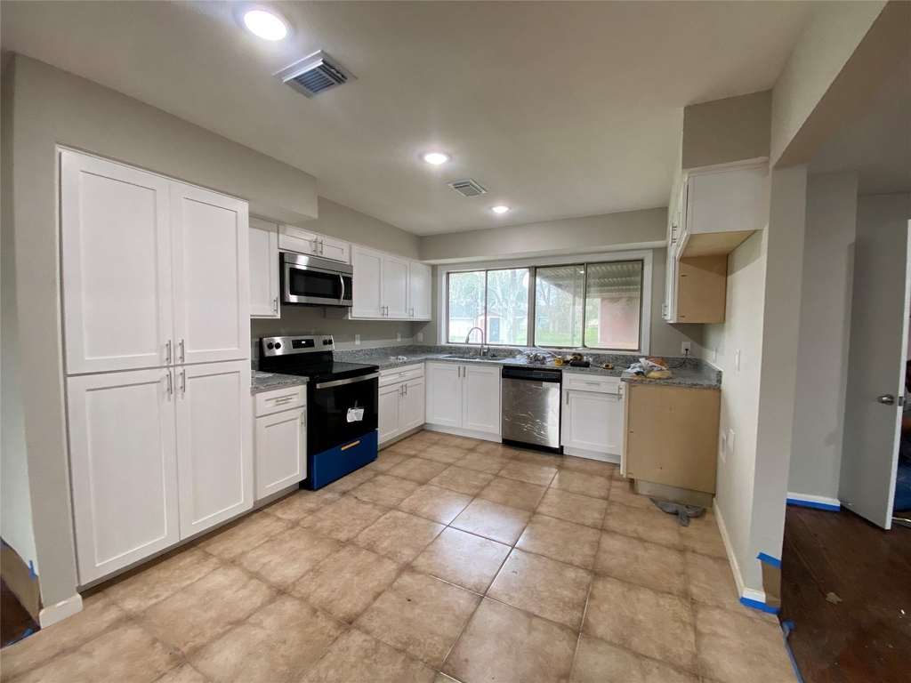 1105 Alice Street - Photo 9
