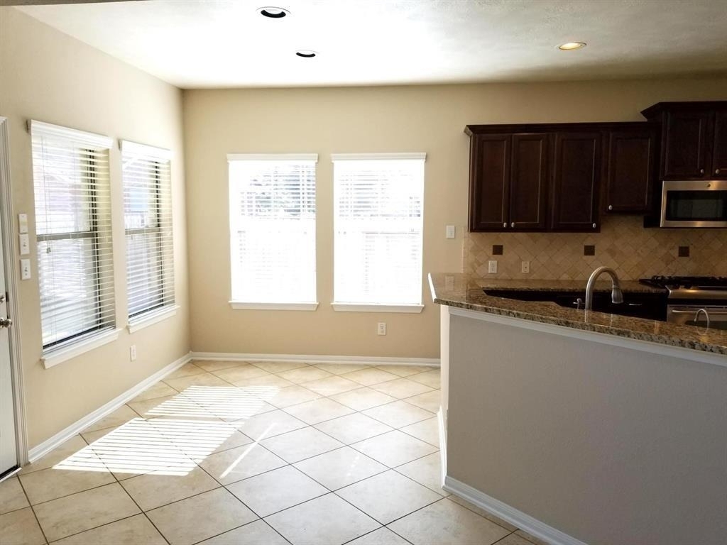 25406 Archdale Court - Photo 14