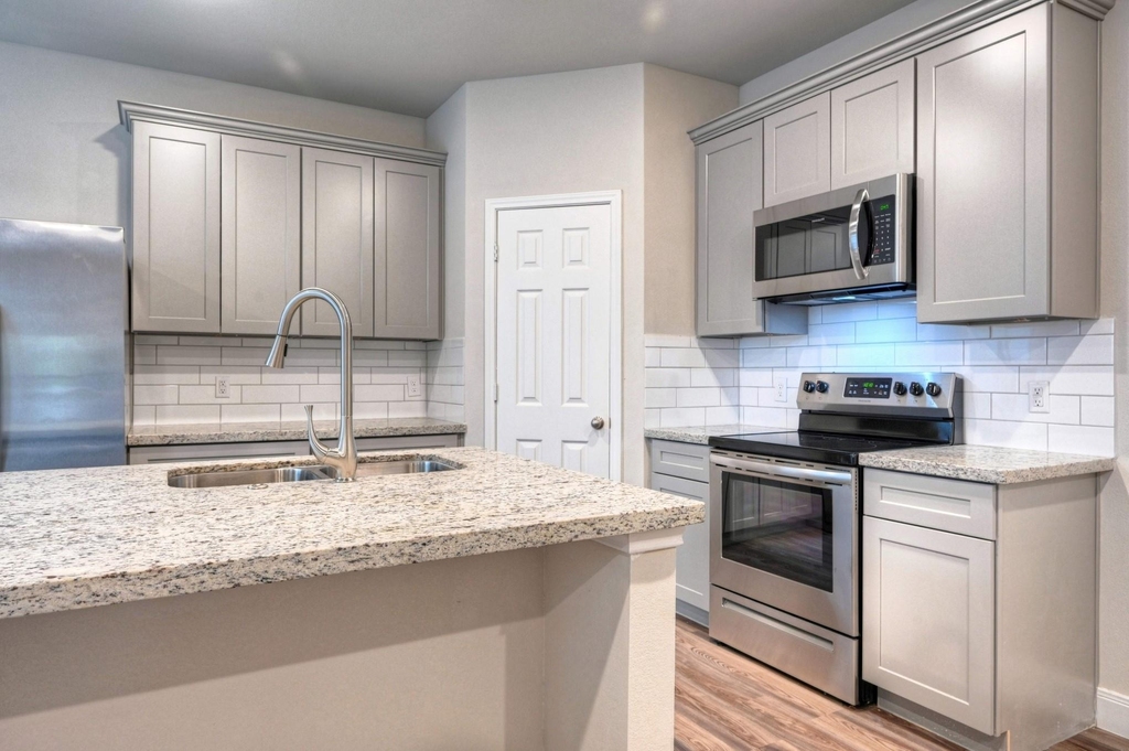 9175 Inwood - Photo 3