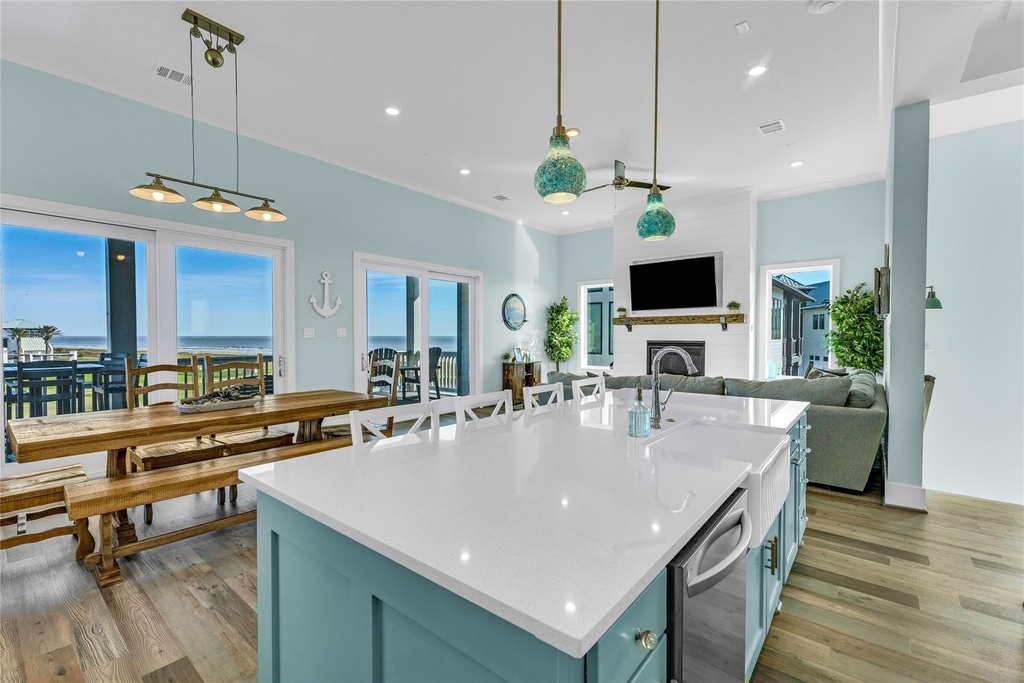 312 Seagrass - Photo 1