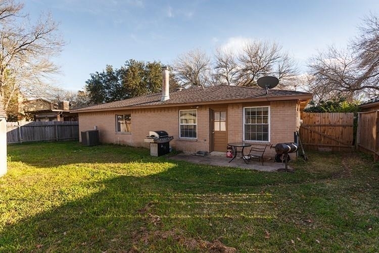 5910 Country Place - Photo 13