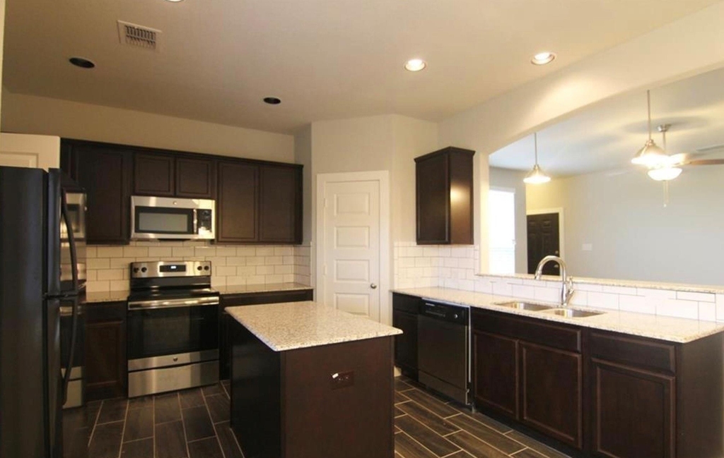 146 Parkgate - Photo 5